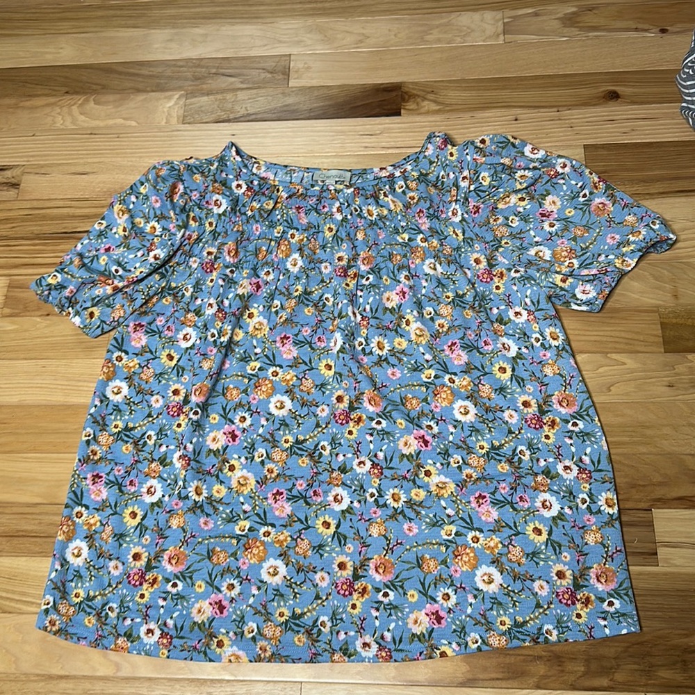 Chenault Short sleeve Floral print top size L boho